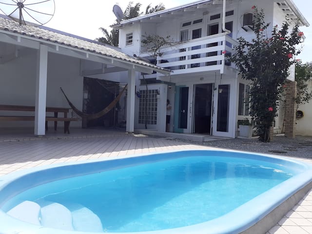 Casa inteira perto do Beto Carrero e praias