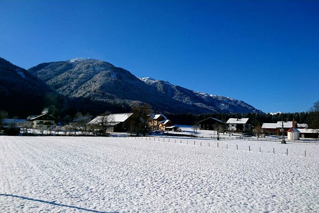 Oberdöbernitzen with Guest house on the left