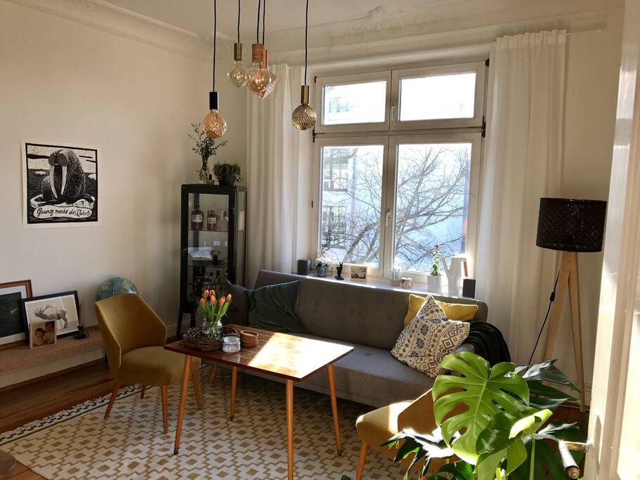 Die Couch lässt sich jederzeit zur Schlafcouch umklappen