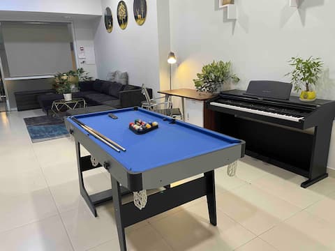 Sweet Luxury Condo /Pool/6 Beds/ Near Airport