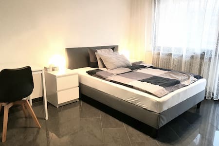 Schönes Apartment mit Balkon