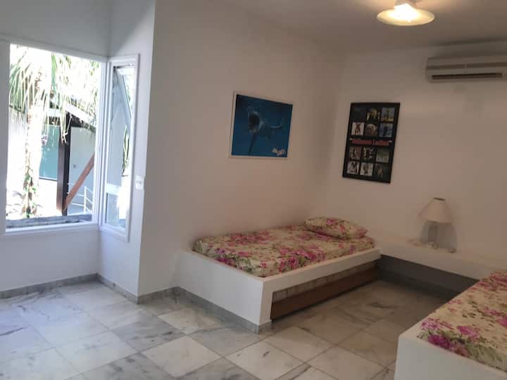 جناح لـ 4 أشخاص في الطابق العلوي