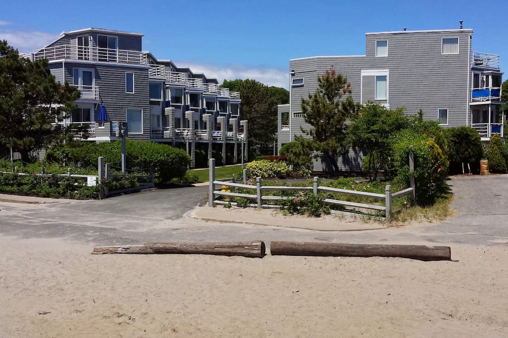 Long Beach Place Condominiums