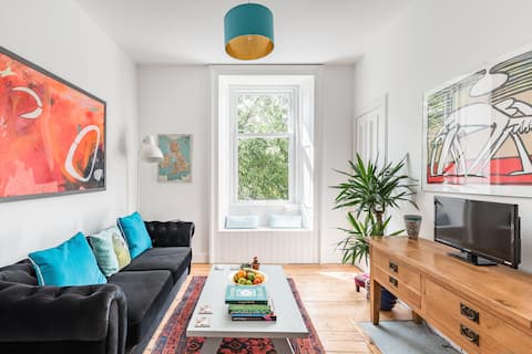 Top performing Airbnb: Comfortable and Cosy Edinburgh Apartment in Leith Walk