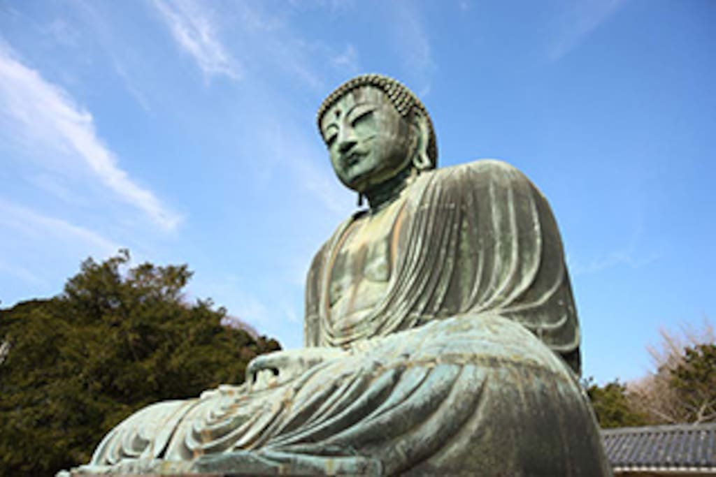 20 minutes to Kamakura by train