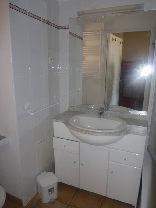 salle de bain fonctionnelle