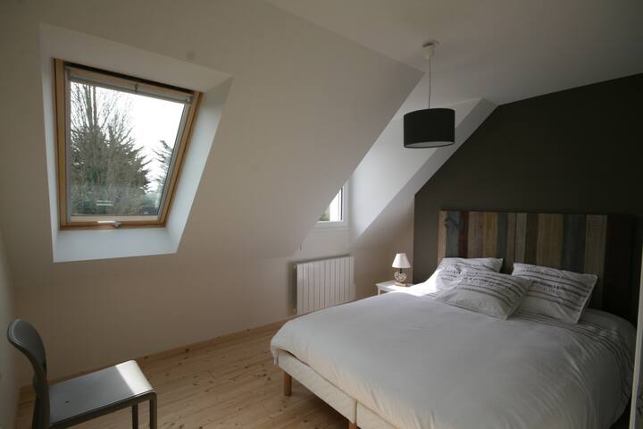 HABITACIÓN 
CAMA DE 140 CM