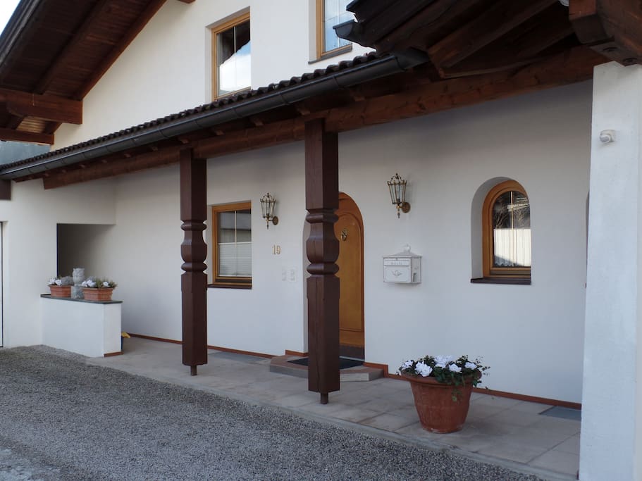Haus Außenansicht Einfahrt