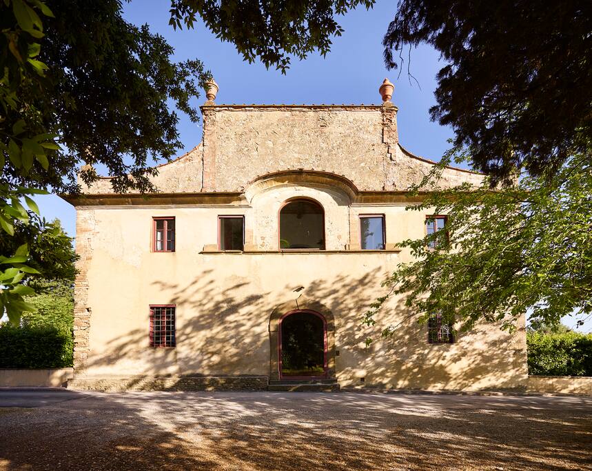 vilal Castellare frontal view