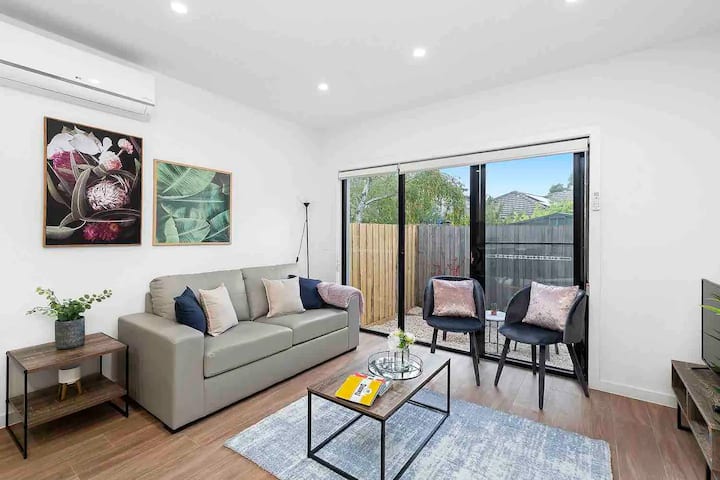 Domi Rentals - The Hampton Homes - Melbourne