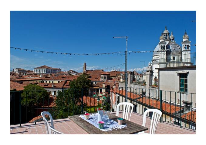 Mimi’s loft gallery image 5