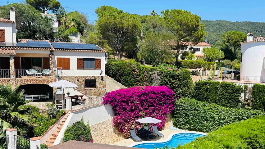 Luxurious sea view villa | private pool | airco gallery image 2