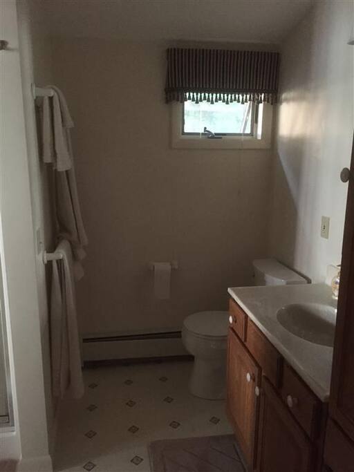 Bath on upper level