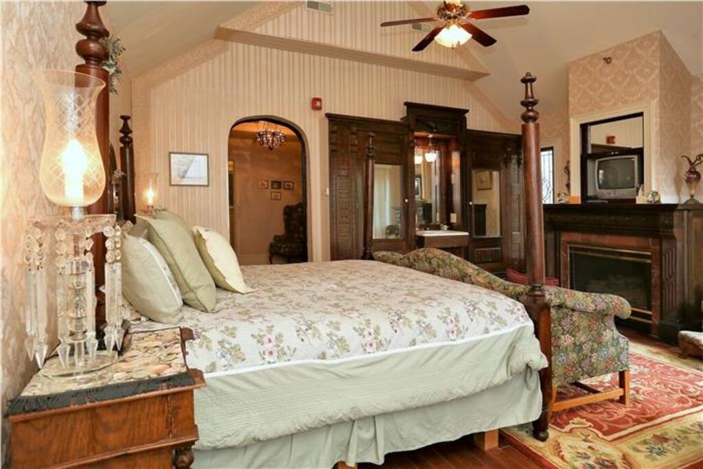 lovely mantle and gas fireplace.