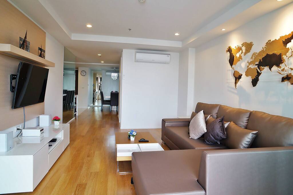 Sukhumvit Soi 15 Living room