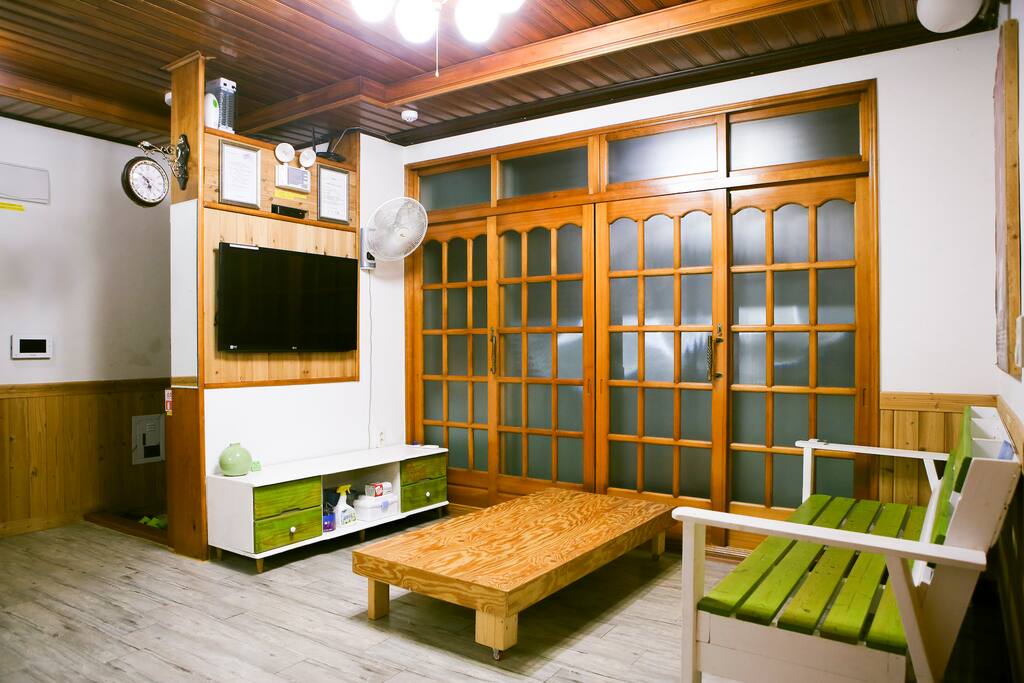 바람꽃룸 거실