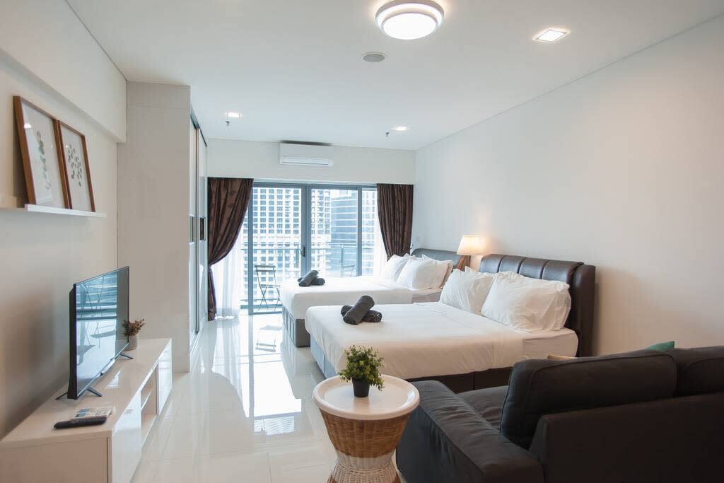 Studio with 2 extremely comfy queen size beds