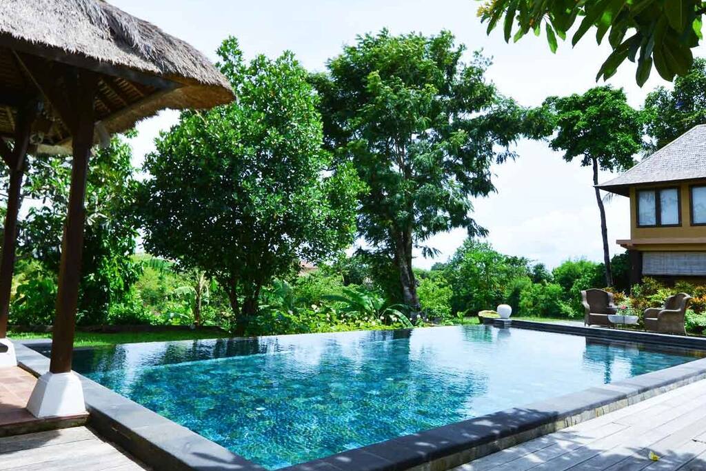 Infinity Pool Side