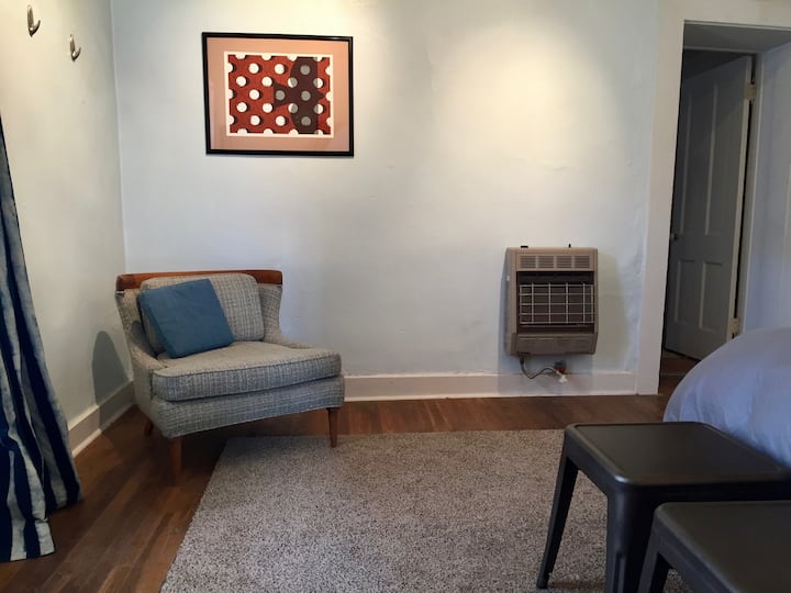 Седалка в главната спалня. 