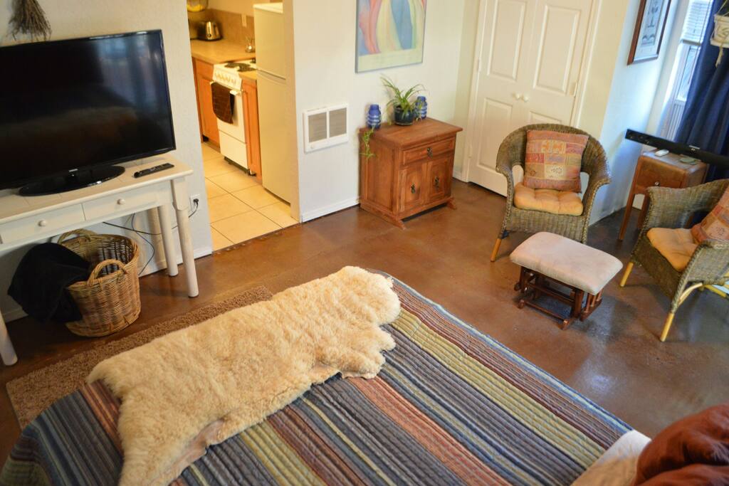 Overview of the studio.