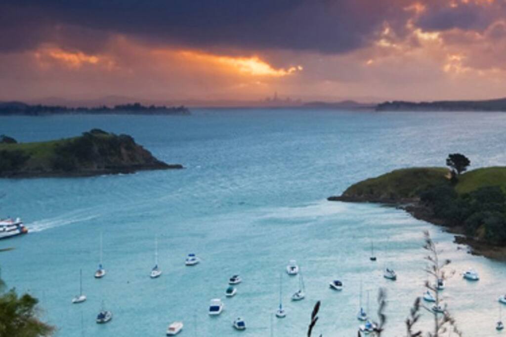 40minute fast ferry from Auckland City