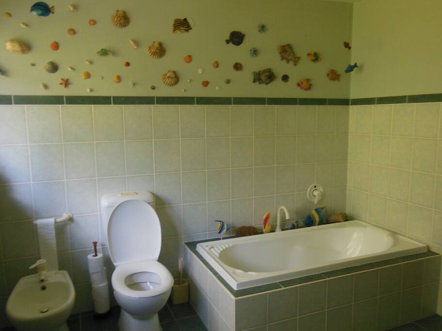 Ensuite main bedroom