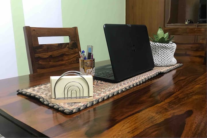 Ground Floor/fully Equipped/2bhk/peaceful/parking. - Delhi