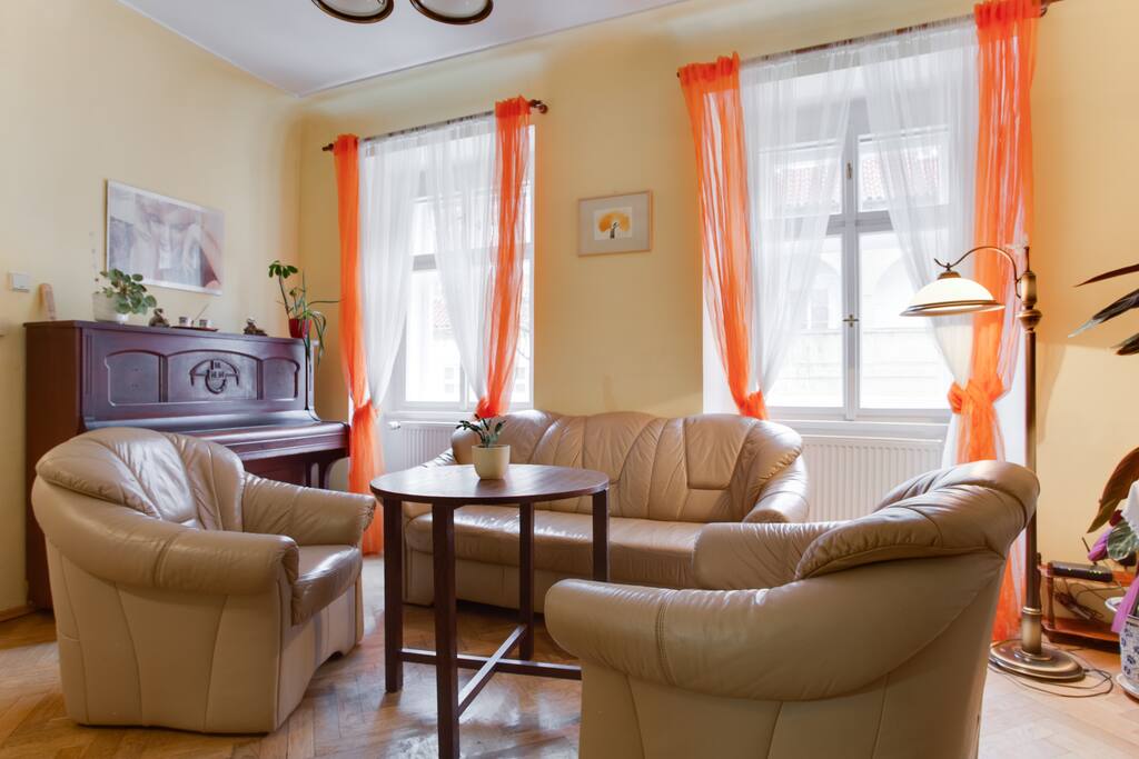 lounge suite with fold-out couch