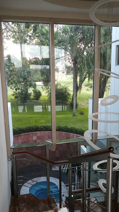 Vista de la Casa desde Escaleras, se aprecia alberca