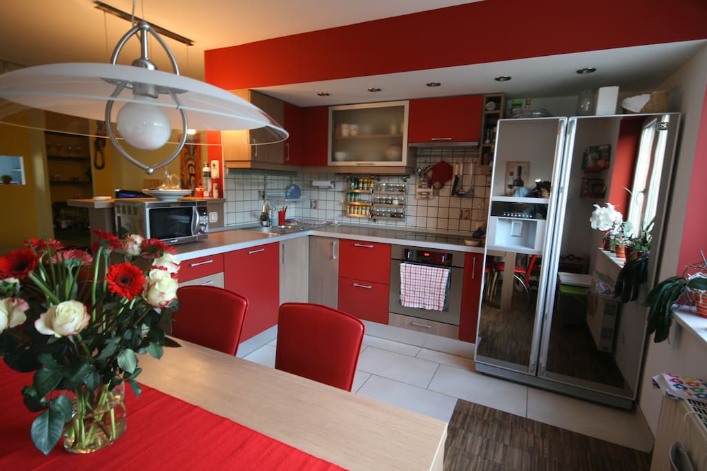 A colorful functional kitchen is equipped with everything you need for a healthy breakfast for three; tasteful lunch for six or romantic dinner for the two of you. Microwave, dishwasher, blender, American fridge and oven will make your stay with us much more pleasurable.:) Because of the apartment's open space, you can talk to your spouse/children in the living room, first room or on the balcony while preparing your food or refreshing drinks. Did you know that it has all the spices you'll need for your dinner (oil, vinegar, salt, pepper,...) so you don't have to buy it!