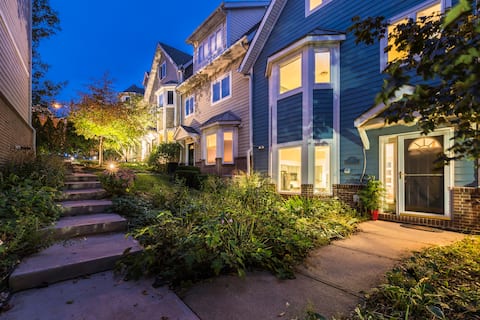 Tremont Townhouse with Skyline Views