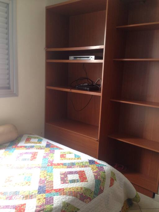 CAMA E ESTANTE