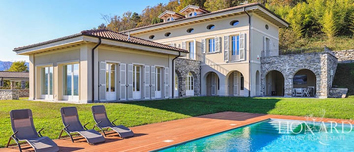Villa with pool at Lake Maggiore