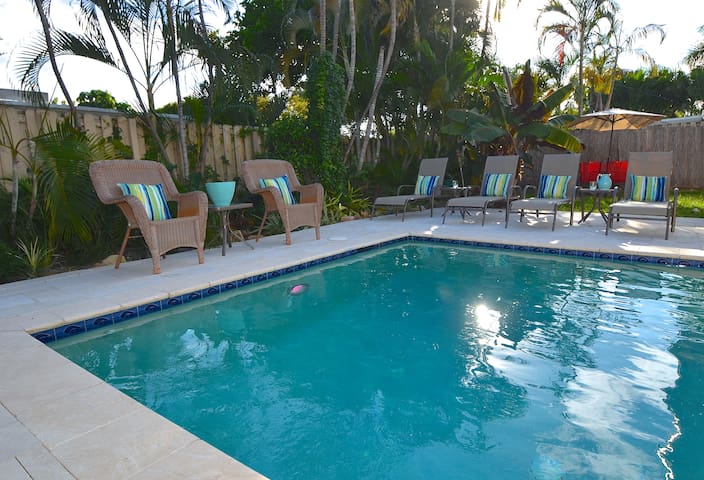 By The Sea Vacation Villas 5 Star 4 mins to Beach