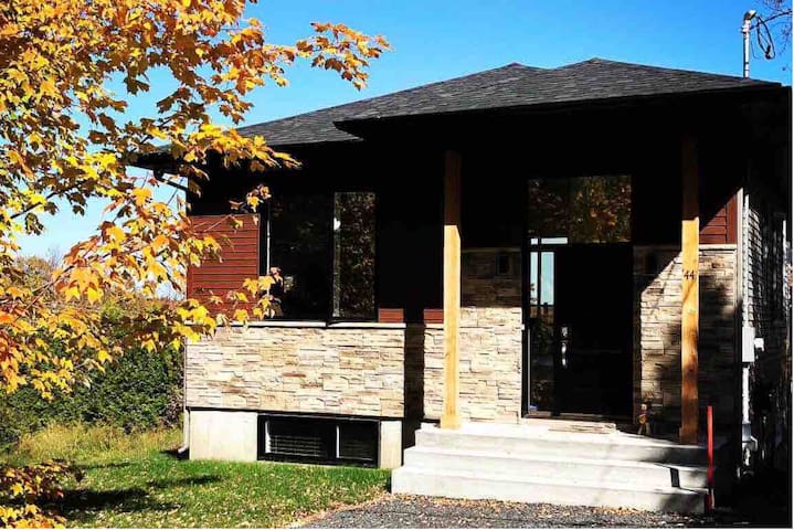 Airbnb Knowlton Vacation Rentals Places To Stay Quebec Canada