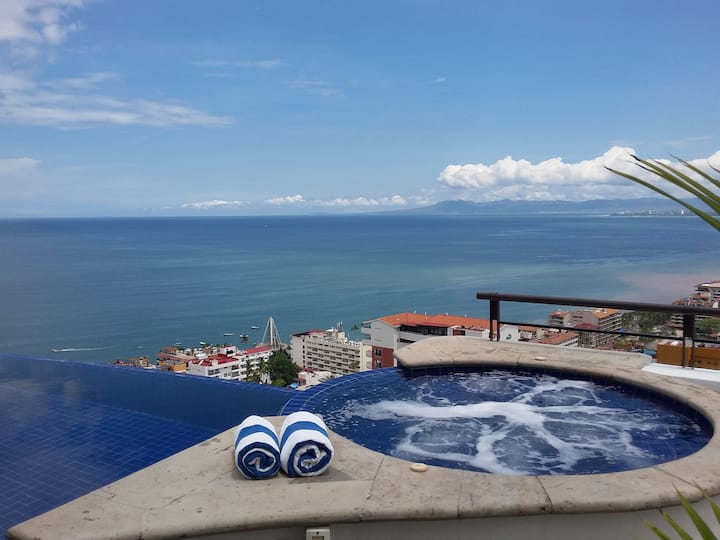 Beauty Hillside Villa, Full Staff , Ocean Views - Puerto Vallarta