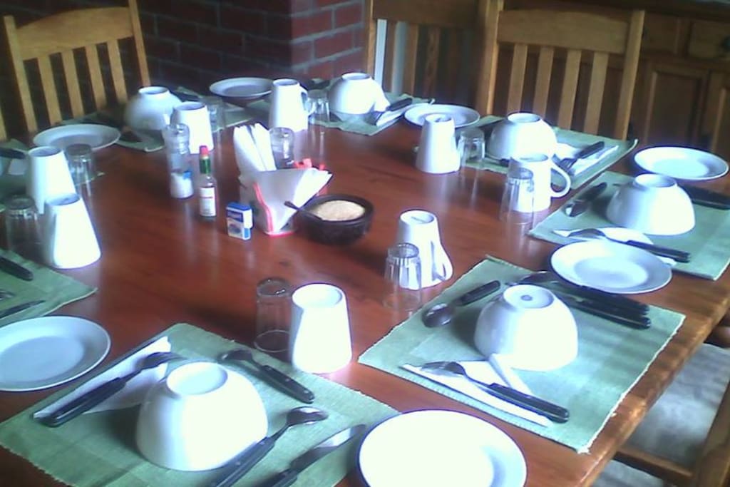 Breakfast between 7 and 10am