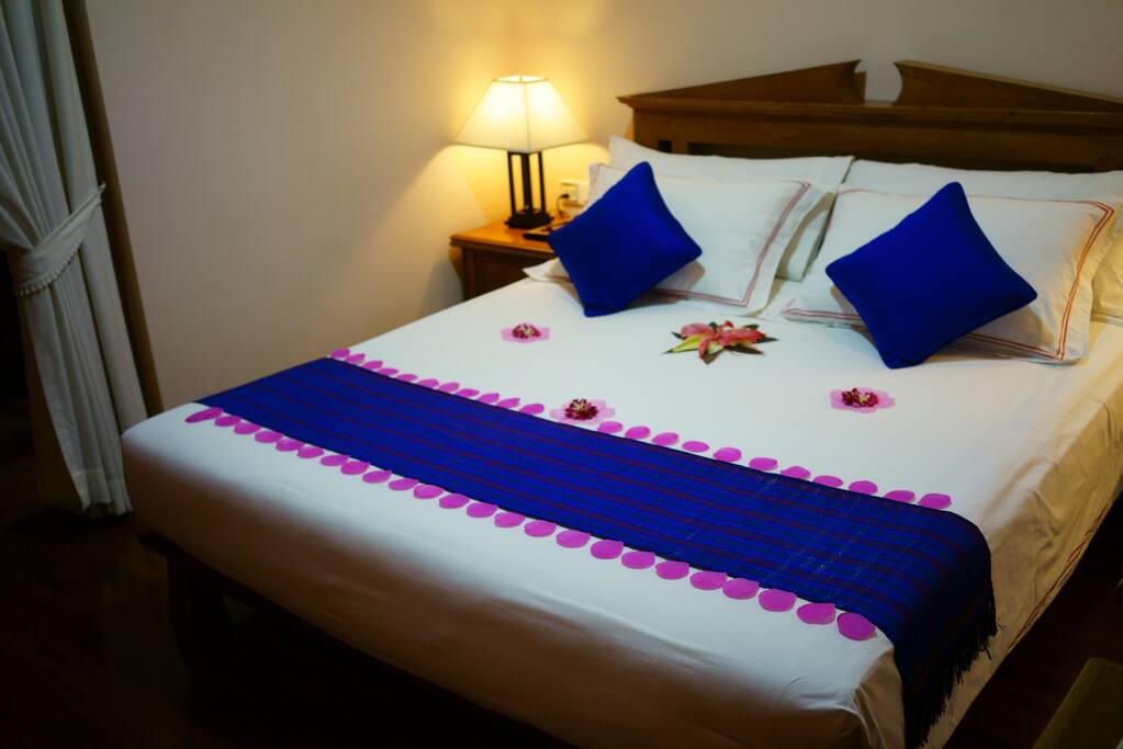 Queen Double Bed