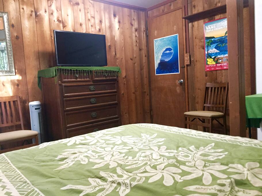 Comfortable private room...steps to beach
