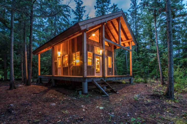 Sunrise Cabin Kaslo Kootenay Lake