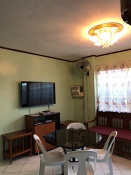 Smart TV with SKY CABLE W/30plus channels