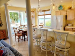 Oceanfront+Serenity%2A+Private+Pool+%26+Beach+Walkway