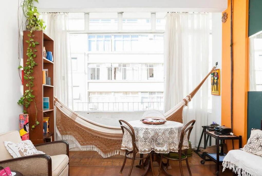 Sala do apartamento.