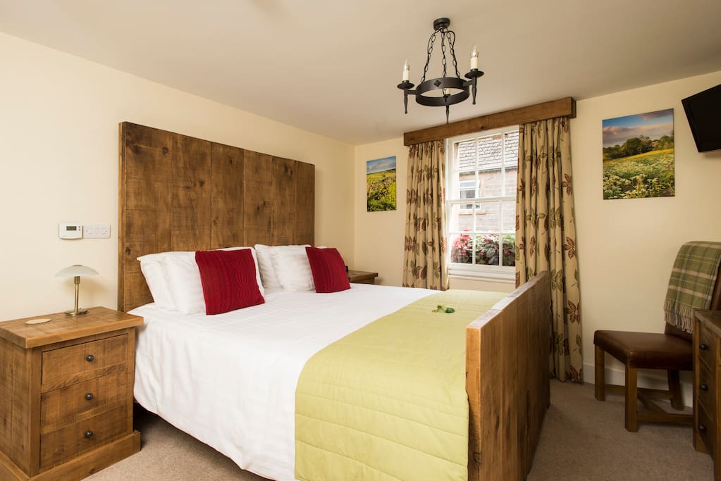 King size bed