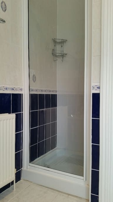 Bathroom - shower enclosure with brand new power shower