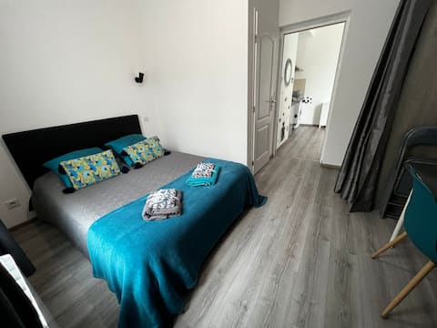 Charming 2-room terrace and closed courtyard 1–4 people