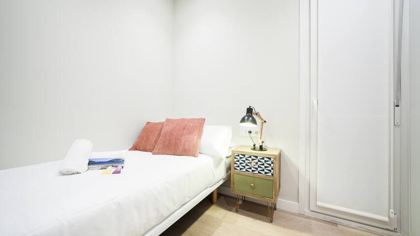 CHIC & CENTRAL DESIGN APART 5 PAX ! 3 BEDROOMS gallery image 5