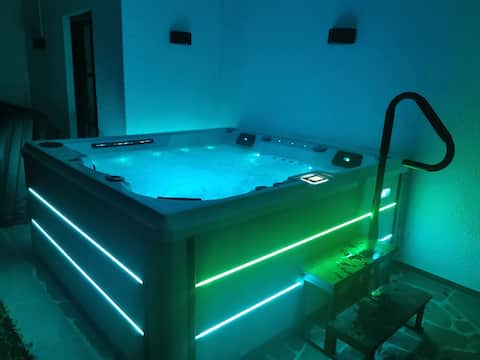 Beautiful guest apartment with hot tub