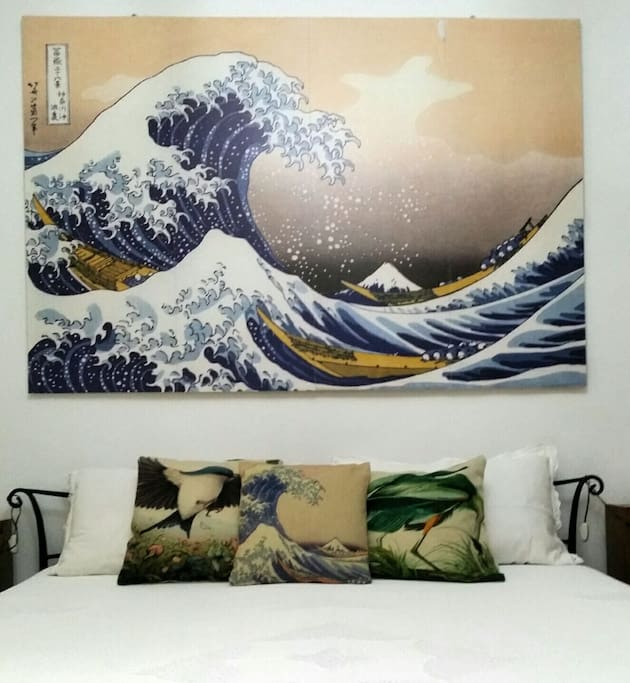 your bedroom, the Great wave, Hokusai