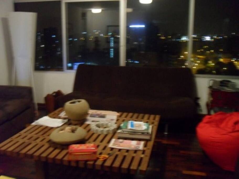 La Sala con vista al Parque Kennedy.